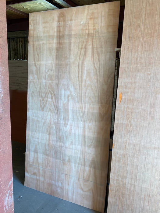 Hardwood Faced Poplar Core Plywood 2440 x 1220 x 12mm - £22.50 Per Sheet Inc Vat
