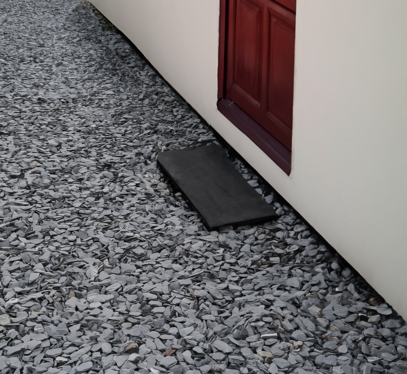 40mm Graphite Grey Slate Chippings - Home & Garden > Lawn & Garden > Gardening Chippings