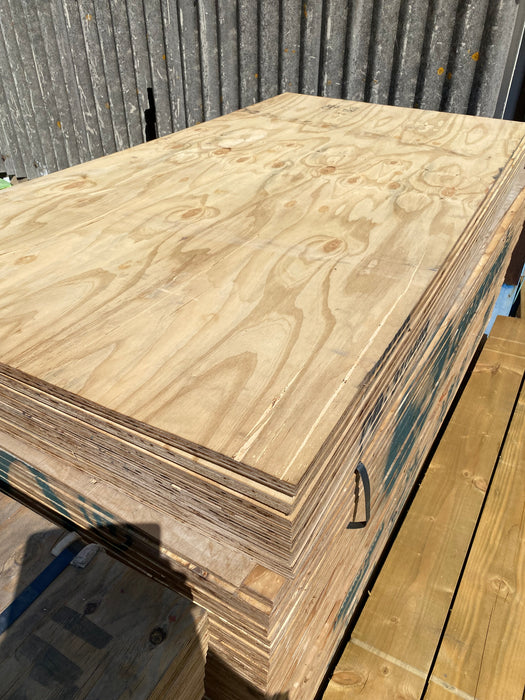 🎈Summer Sale🎈18mm Softwood Pine Shuttering Plywood Full 8x4 Sheets - £25 Inc Vat - Clearance Stock, No Returns.