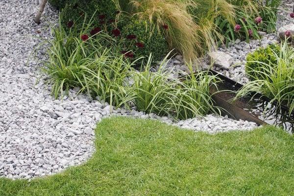 10-20mm Limestone Chippings - Home & Garden > Lawn & Garden > Gardening Chippings