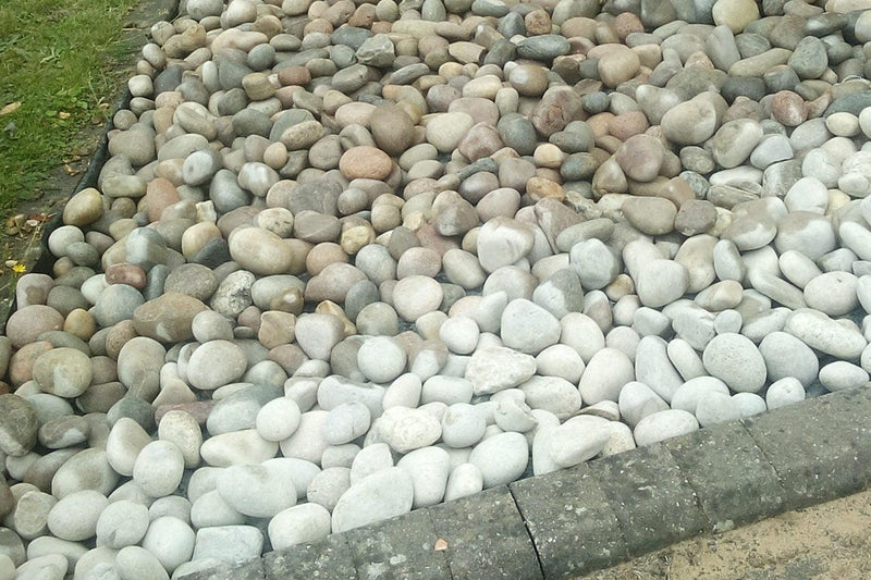 20-30mm Beach Pebbles - Home & Garden > Lawn & Garden > Gardening Gravel