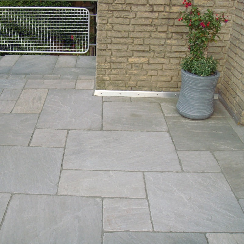 Heritage Light Grey Sandstone Paving Pack (19.5m2 - 66 Slabs/Mixed Pack) -
