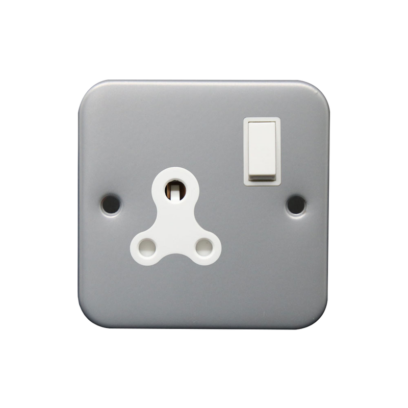 Caradok 5A Switched Socket Round Pin Metalclad -