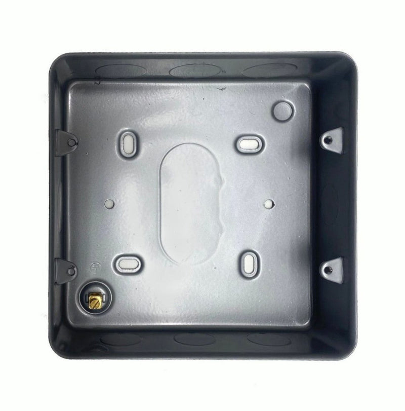 Caradok 6/8G 40mm Back Box c/w K/O Metalclad -