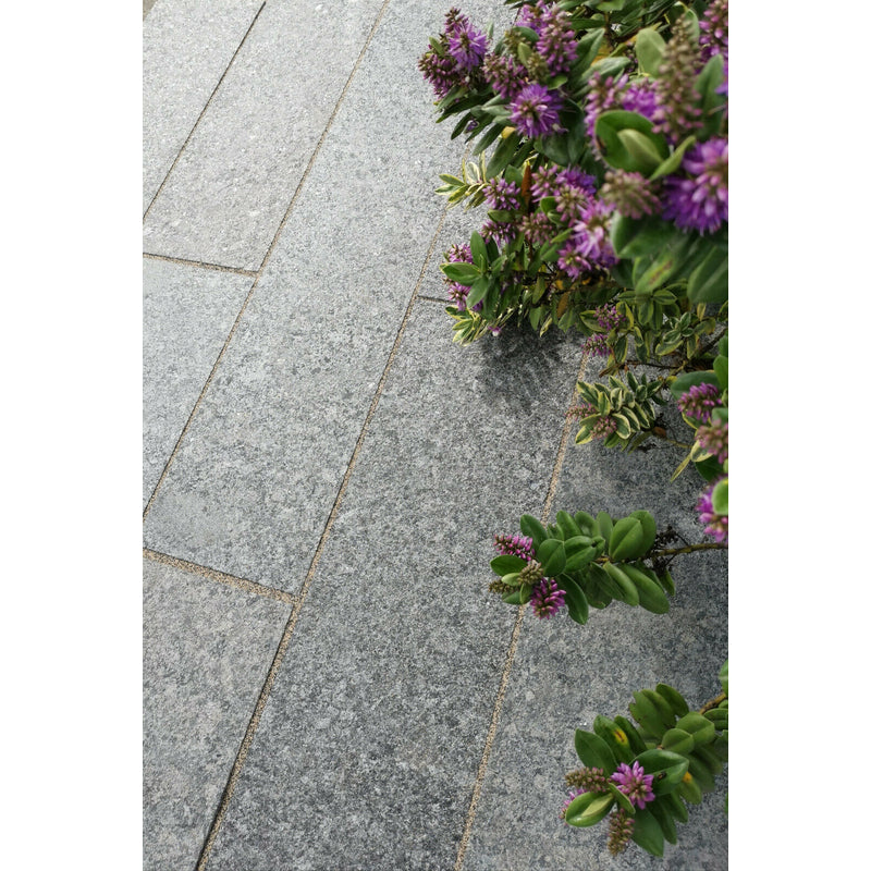 Misty Black Pearl Granite Effect Sandstone Paving Pack (19.50m2 - 66 Slabs / Mixed Pack) -