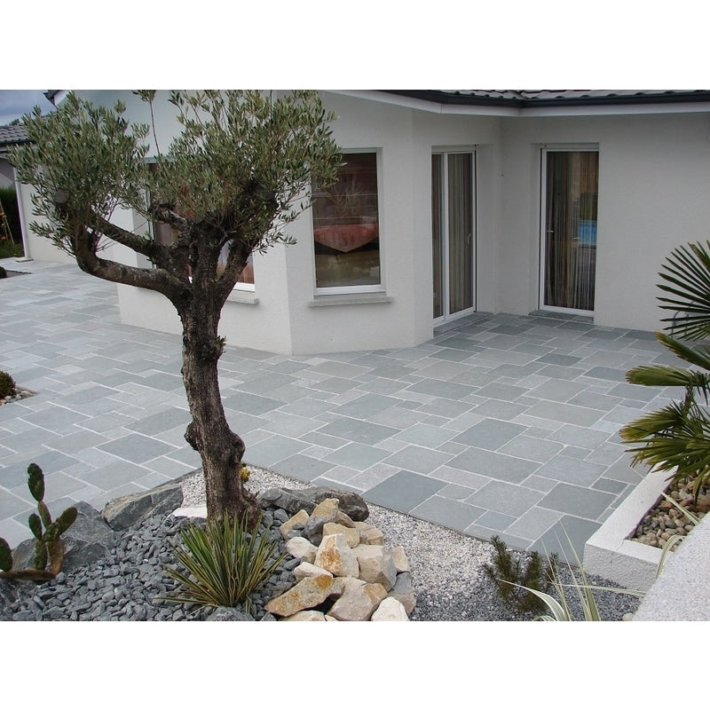 Traditional Kotah Blue Limestone Paving Pack (19.50m2 - 66 Slabs / Mixed Pack) -