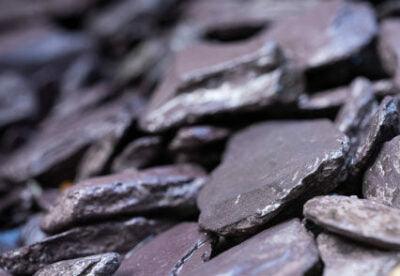 20mm Plum Slate Chippings - Home & Garden > Lawn & Garden > Gardening Chippings